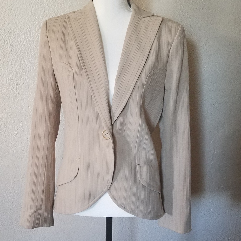 5 for 15! Max Studio Beige One-Button Blazer